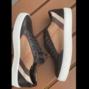 Burberry Salmond Sneakers